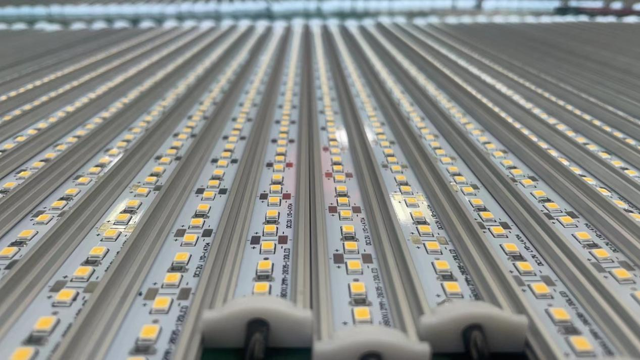 Bande lumineuse LED intérieure et extérieure
