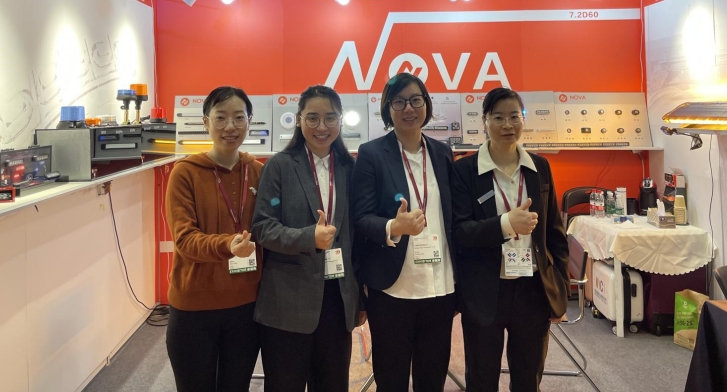 Fabricant de feux d'avertissement NOVA à Automechanika Shanghai